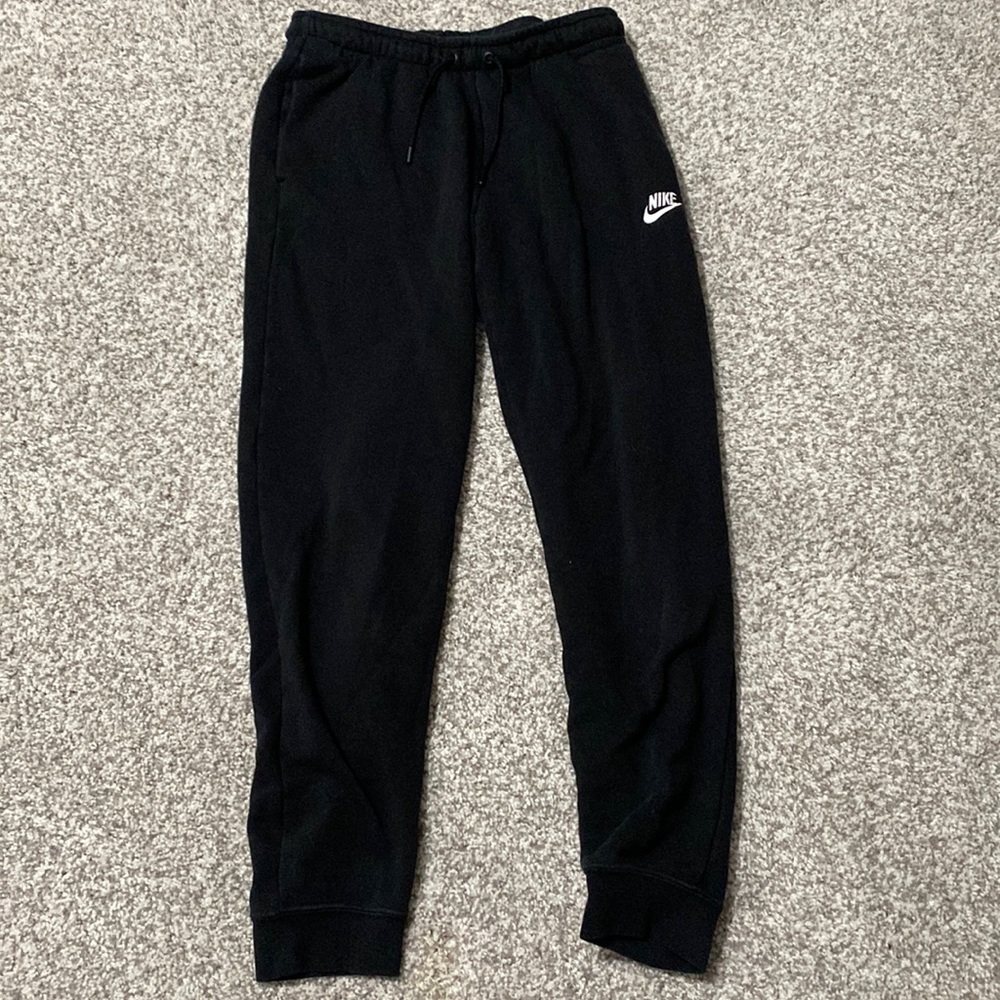 Nike women’s black sweatpants size small